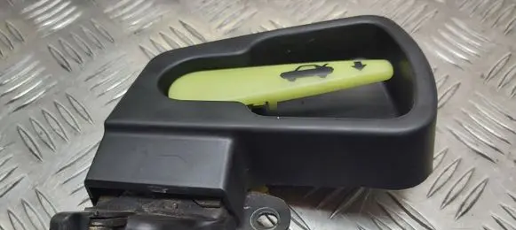 Tailgate opening switch