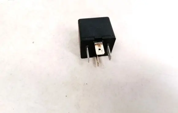 Audi A6 S6 C5 4B Other relay 8D0951253A