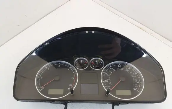 Volkswagen Sharan Speedometer (instrument cluster) 88311245