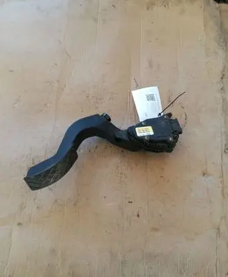 Audi A6 S6 C5 4B Accelerator throttle pedal 8D1723523H