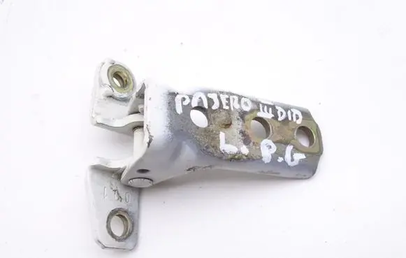 Mitsubishi Pajero Front door hinge set 