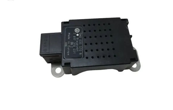 Volkswagen Golf V Aerial antenna amplifier 5M0035570B 7617310031