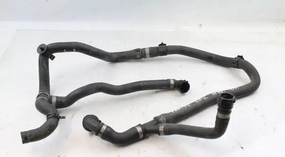Engine coolant pipe/hose