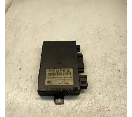 Mercedes-Benz E W211 Tow bar trailer control unit/module 0295456732 5DS00810200