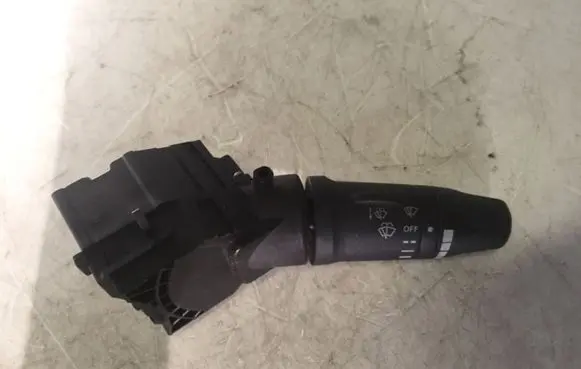 Nissan Primera Wiper control stalk 25260AV715