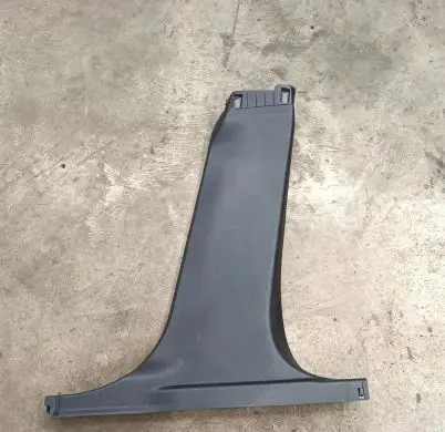 Jaguar XE (B) pillar trim (bottom)