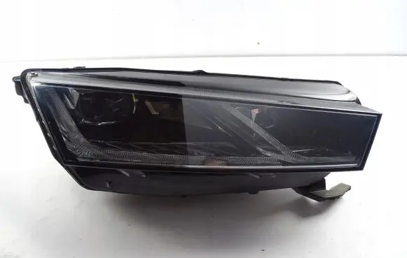 Skoda Octavia Mk4 Headlight/headlamp 5e4941016a