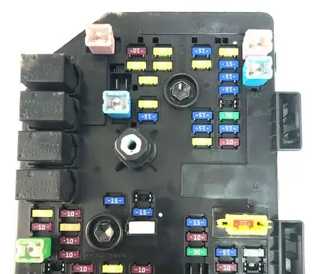 Chevrolet Captiva Fuse module 95031447