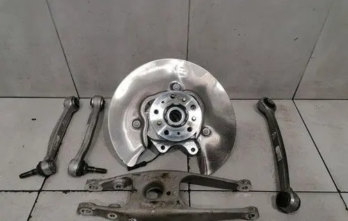 BMW 3 G20 G21 Rear wheel hub spindle/knuckle 8095657