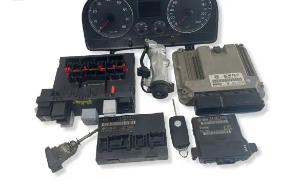 Volkswagen Touran I Engine ECU kit and lock set 03C906056AH 1T0920860B 1K0205841