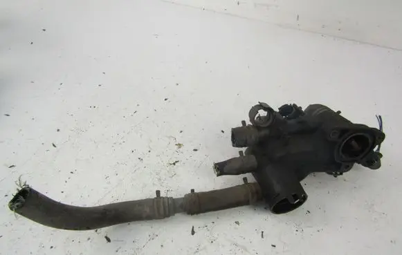 Volkswagen Golf IV Thermostat housing 