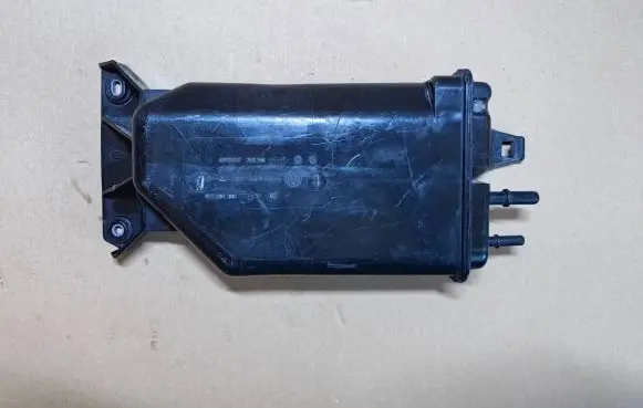 Audi Q3 8U Active carbon filter fuel vapour canister 3C0201801E 3C0196 143M80