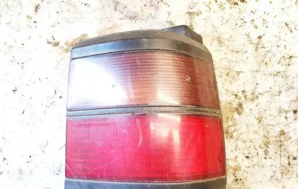 Volkswagen PASSAT B3 Rear/tail lights 333945257 333945112