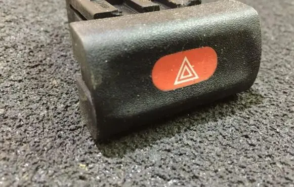 Opel Vectra B Hazard light switch 09152308