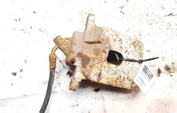 Toyota RAV 4 (XA20) Front brake caliper