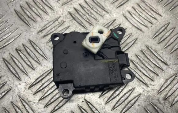 Mercedes-Benz X-class W470 A/C air flow flap actuator/motor 277313SB0B 170606A 1108
