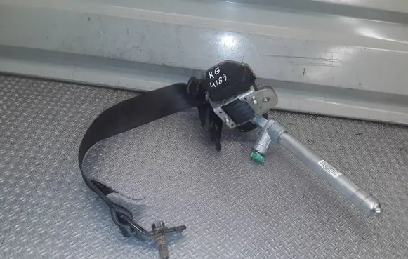 Volvo V70 Rear seatbelt 39859391