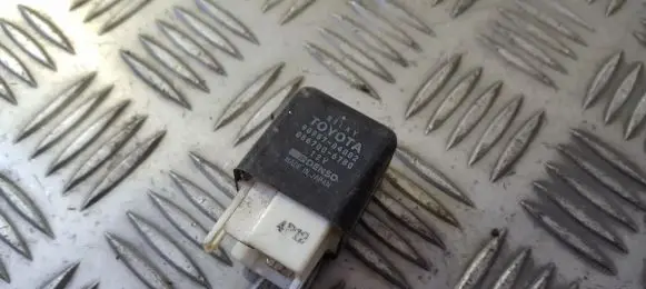 Toyota Carina T210 Other relay 9098704002
