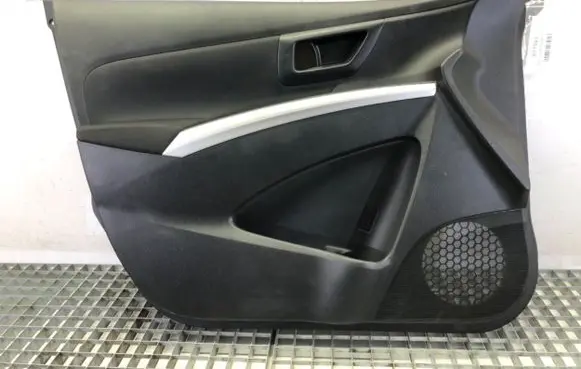 Suzuki SX4 S-Cross Front door card panel trim