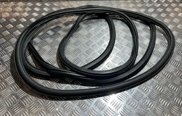 Skoda Superb B8 (3V) Front door rubber seal VW26488