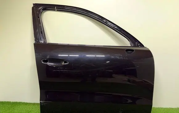 Porsche Cayenne (9Y0 9Y3) Front door 9Y0831312C
