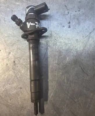 Volvo V70 Fuel injector 