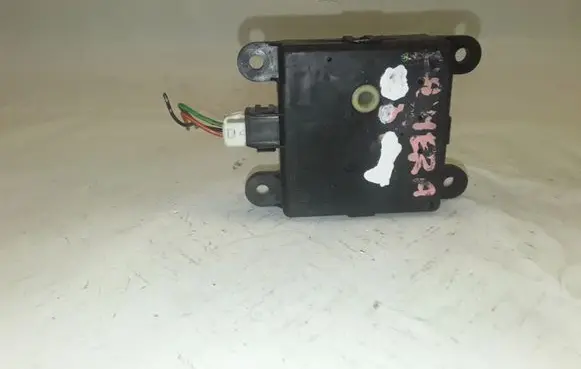 Mazda Demio Air flap motor/actuator 3027030840 PPGF30M20