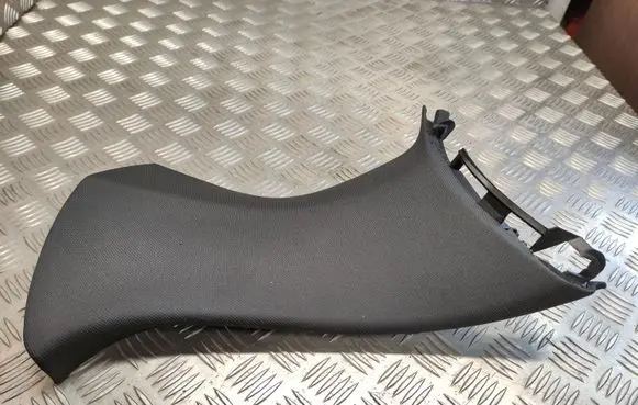 Citroen DS5 (D)pillar trim (top) 87997377