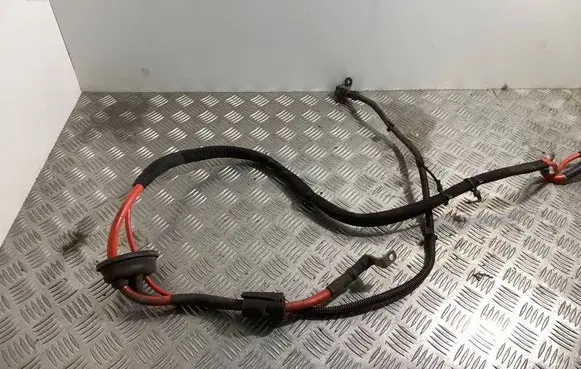 Audi Q7 4M Positive cable (battery) 4M0971225AT