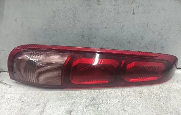 Nissan X-Trail T30 Rear/tail lights B46L