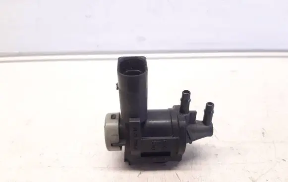 Audi A3 S3 8P Turbo solenoid valve 1J0906283C
