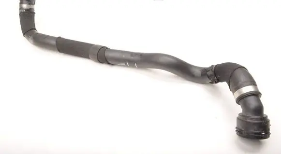 Volvo XC40 Engine coolant pipe/hose 32325219
