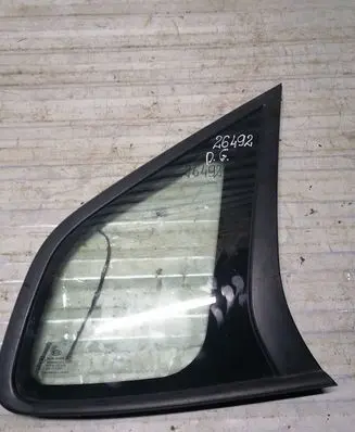 KIA Carens II Rear side window E443R000083