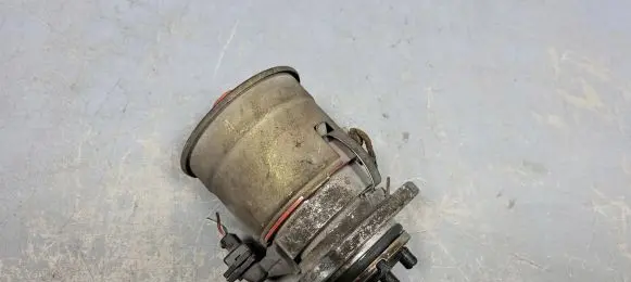 Volkswagen Polo III 6N 6N2 6NF Spark distributor cap 0237521061