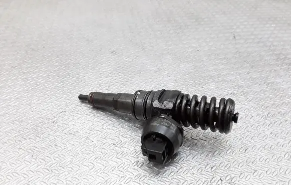 Fuel injector