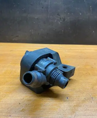 BMW 5 E60 E61 Electric auxiliary coolant/water pump 30953100