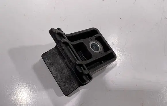 Opel Zafira C Radiator mount bracket 13250318