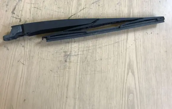 Opel Astra H Rear wiper blade 13105983