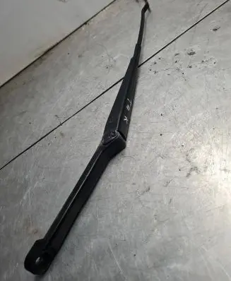 Volkswagen Transporter - Caravelle T4 Front wiper blade arm 701955409A