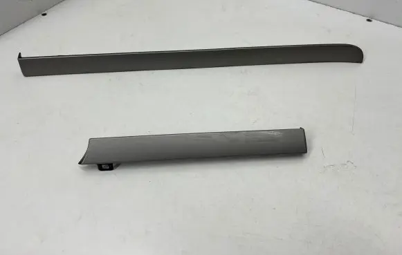 Volkswagen Touran I Dashboard glove box trim 1T1858415B 1t1858417b