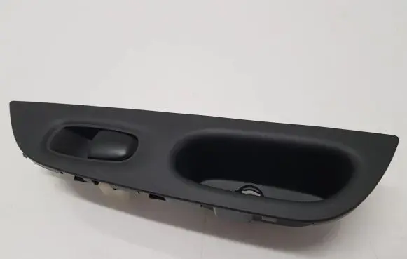 Nissan X-Trail T32 Electric window control switch 829604CE0A