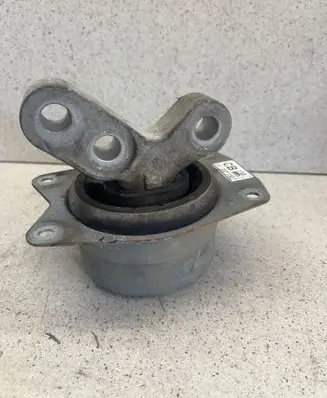 Engine mount bracket