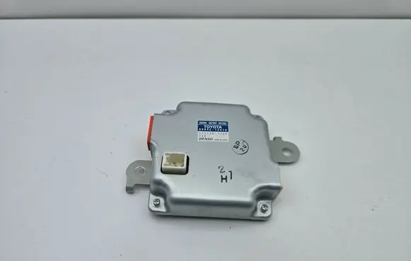 Toyota Auris E180 BSM Control unit 8989212010 1751007300