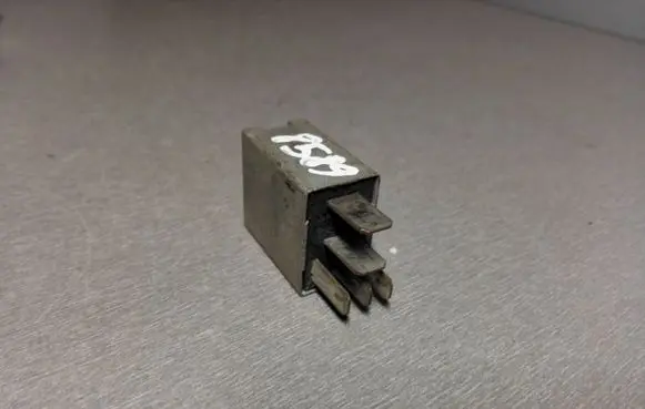 Renault Clio II Other relay 6025111584 29201044