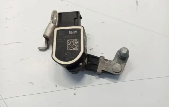 Headlight/headlamp level sensor