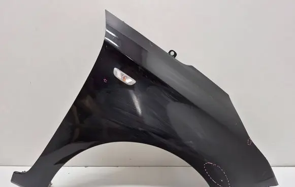 KIA Carens III Fender 