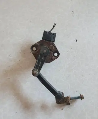 Mercedes-Benz R W251 Air suspension front height level sensor A0105427717