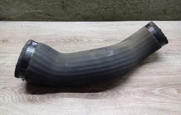 Volvo S60 Intercooler hose/pipe 30680218