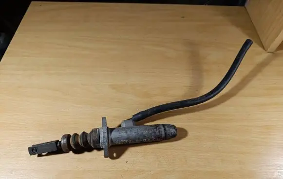 Audi 80 90 S2 B4 Clutch master cylinder 893721401D