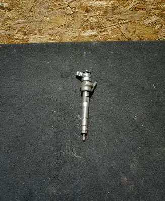 BMW 3 F30 F35 F31 Fuel injector 0445110601